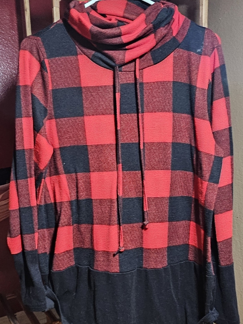 Red and Black Buffalo Check Cowl Neck Sweater Women's Size XL - Picture 7 of 8